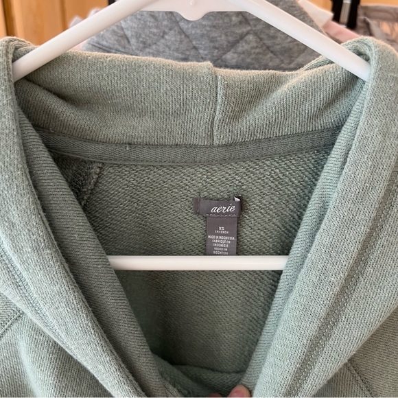 Aerie sweatshirt - Picture 2 of 4